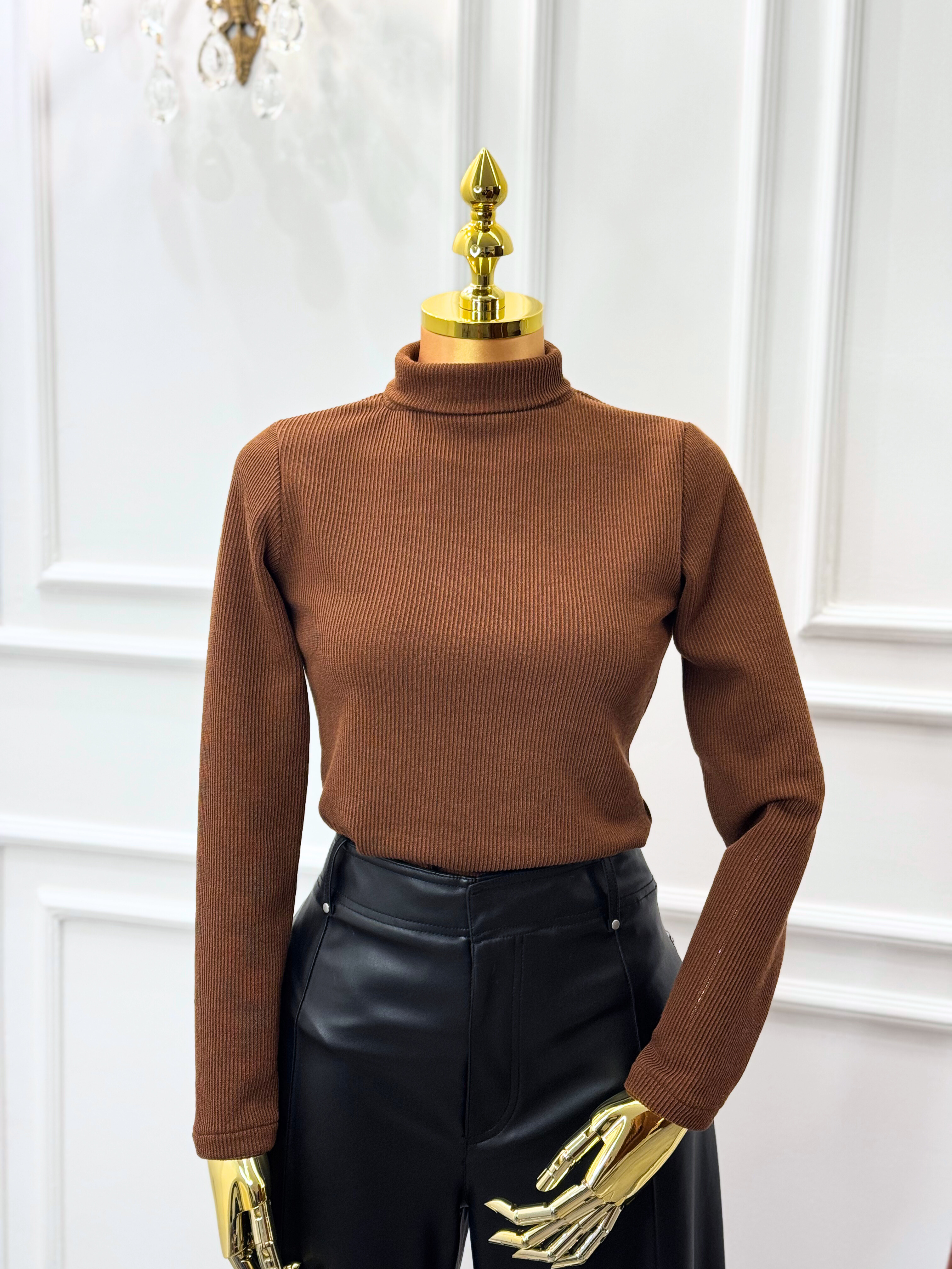 Ribbed Mock-Neck Long-Sleeve Body Shirt – Cocoa