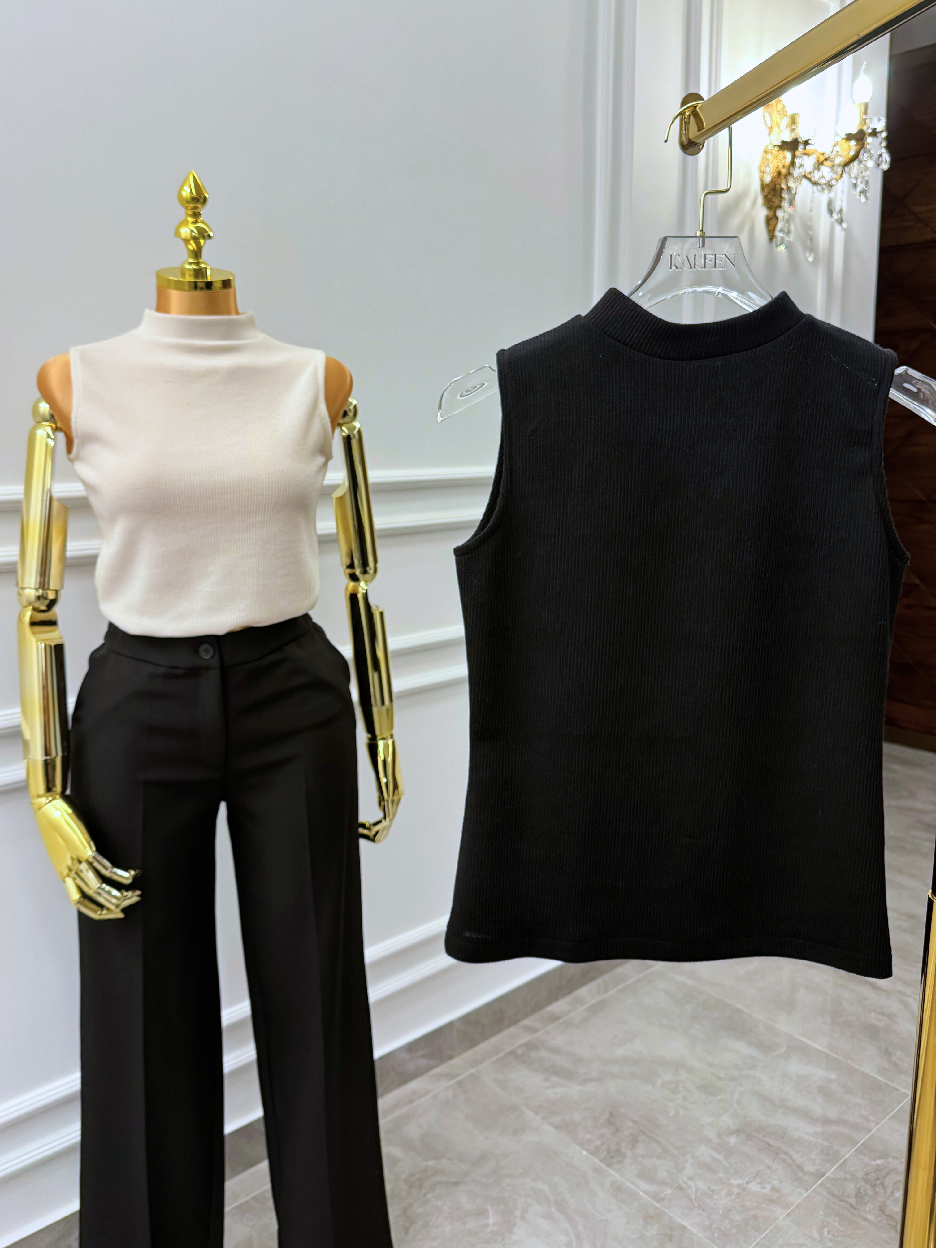 Basic Ribbed Body Shirt – Mock Neck – Black