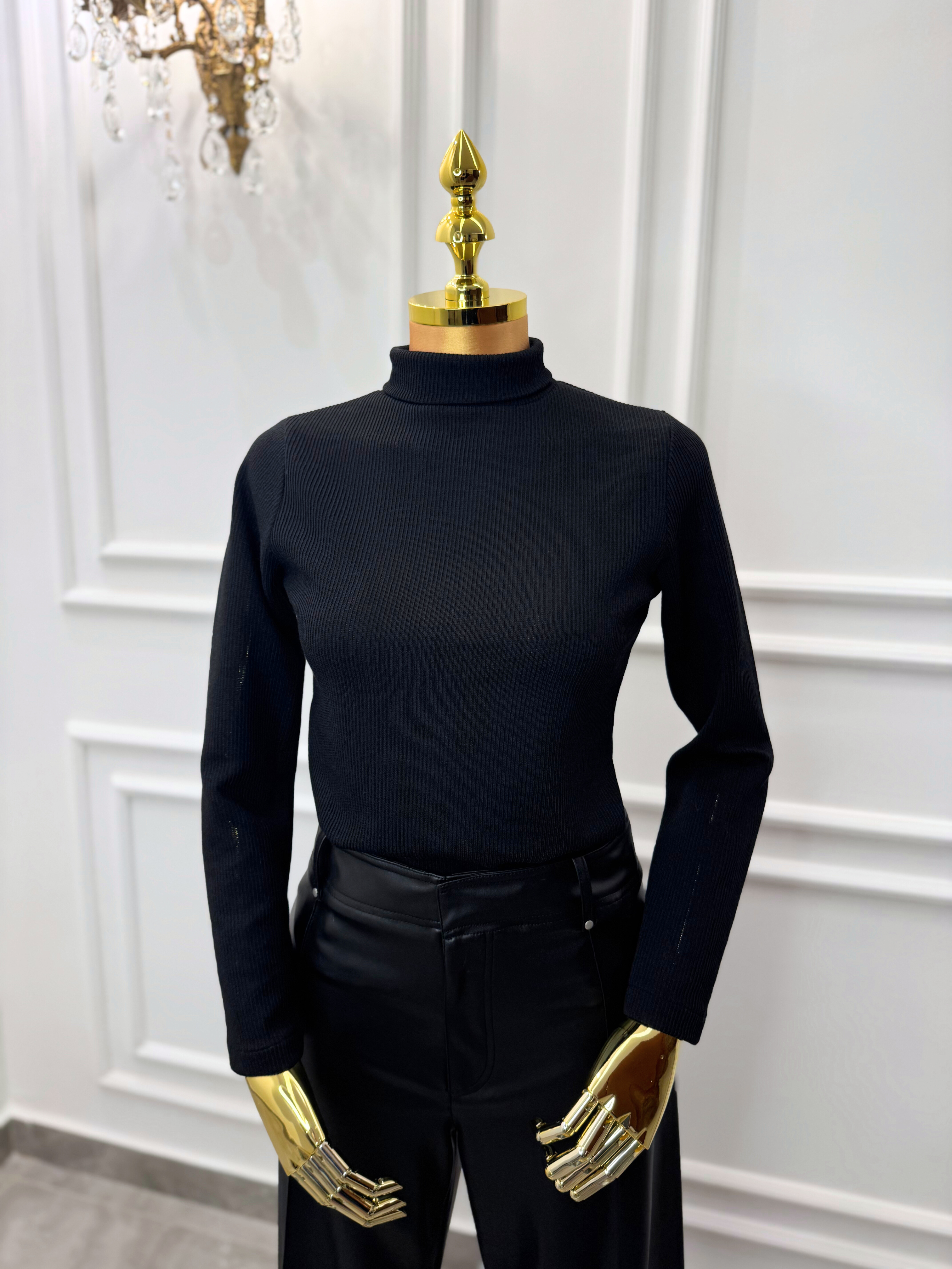 Essential Ribbed Mock-Neck Long-Sleeve Body Shirt – Black