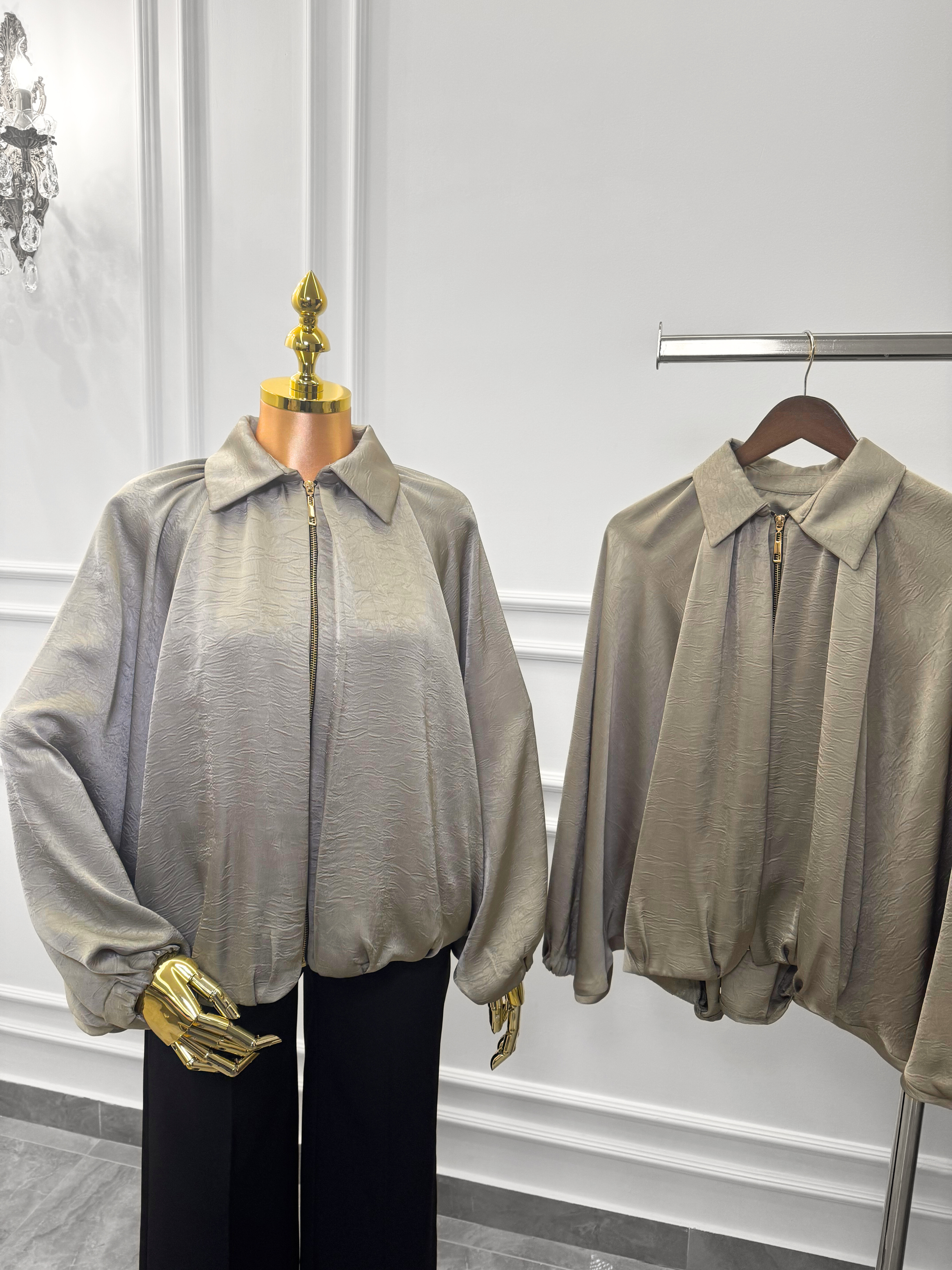 Elegant Green-Grey Zip-Up Blouse with Balloon Sleeves