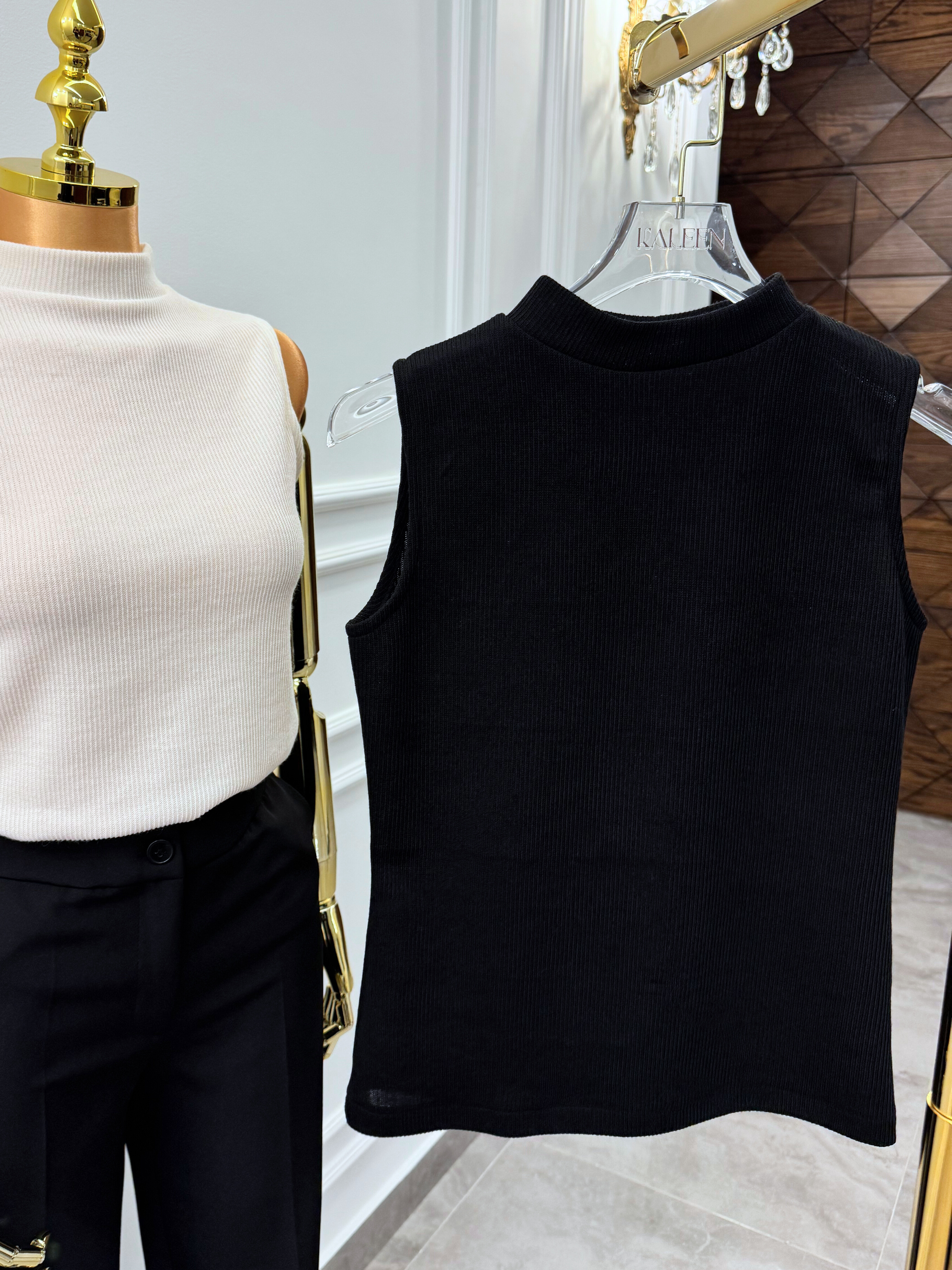 Basic Ribbed Body Shirt – Mock Neck – Black