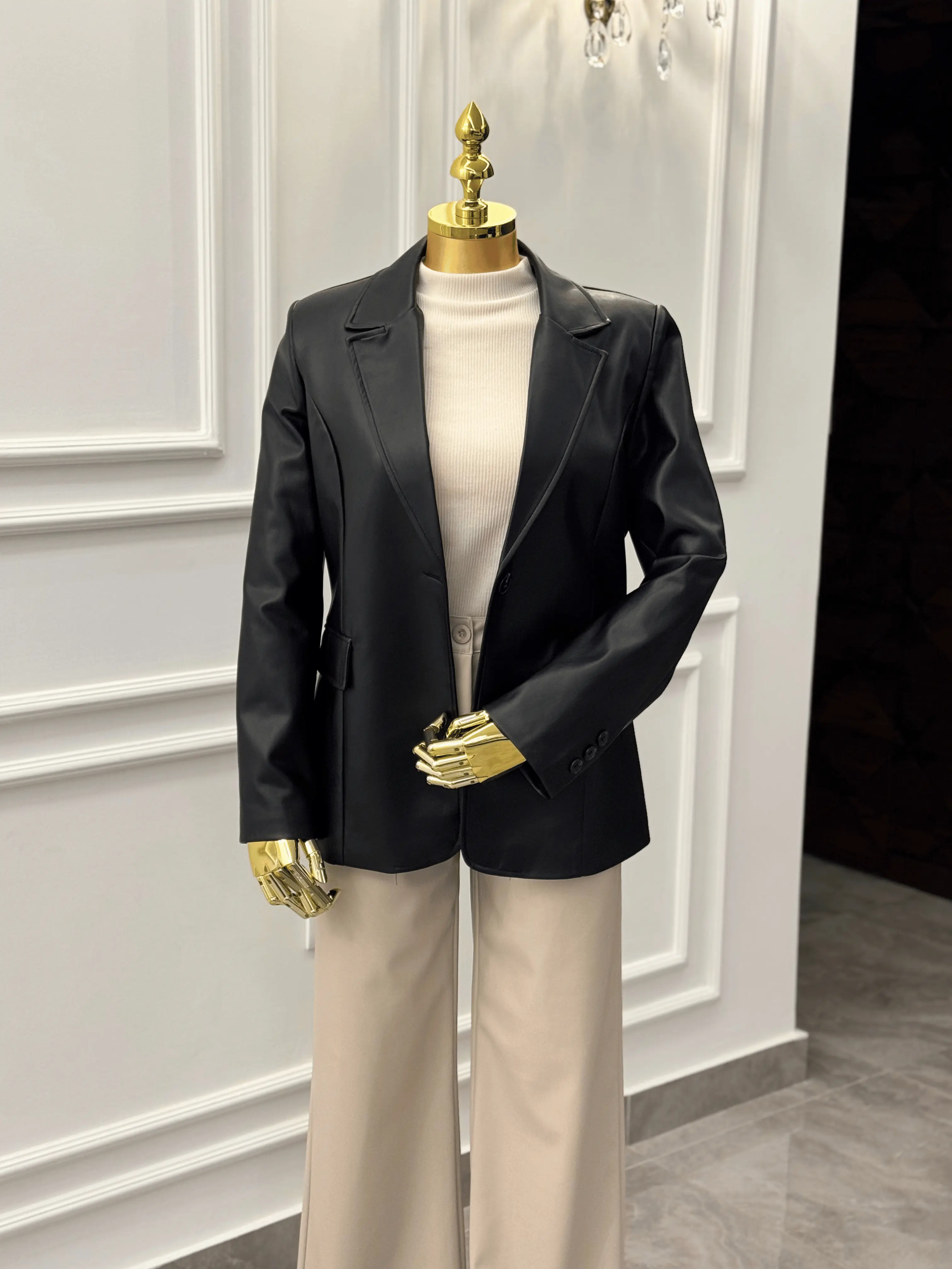 Classic Black Leather Jacket Kaleen